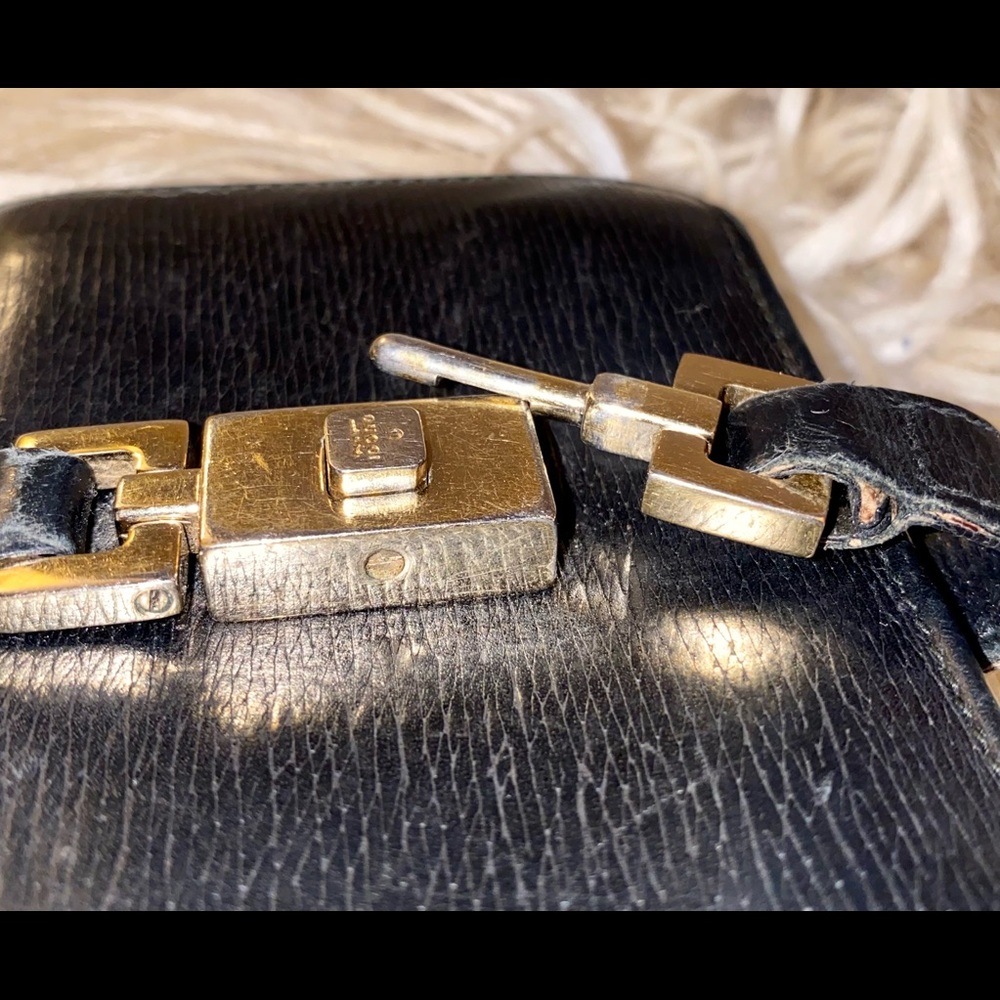 Gucci Black Leather Piston Lock Compact Wallet (pre-owned) - Picture 9 of 11
